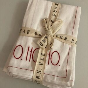 **NWT** RAE DUNN 18" X 18" Set of 4 Christmas Cotton Napkins